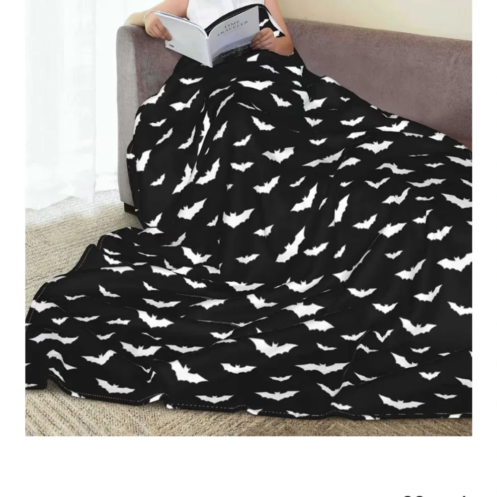 Black and White Flying Bat Pattern Blanket Halloween 🎃